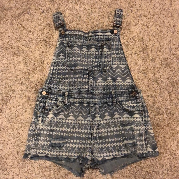 patterned overall shorts
